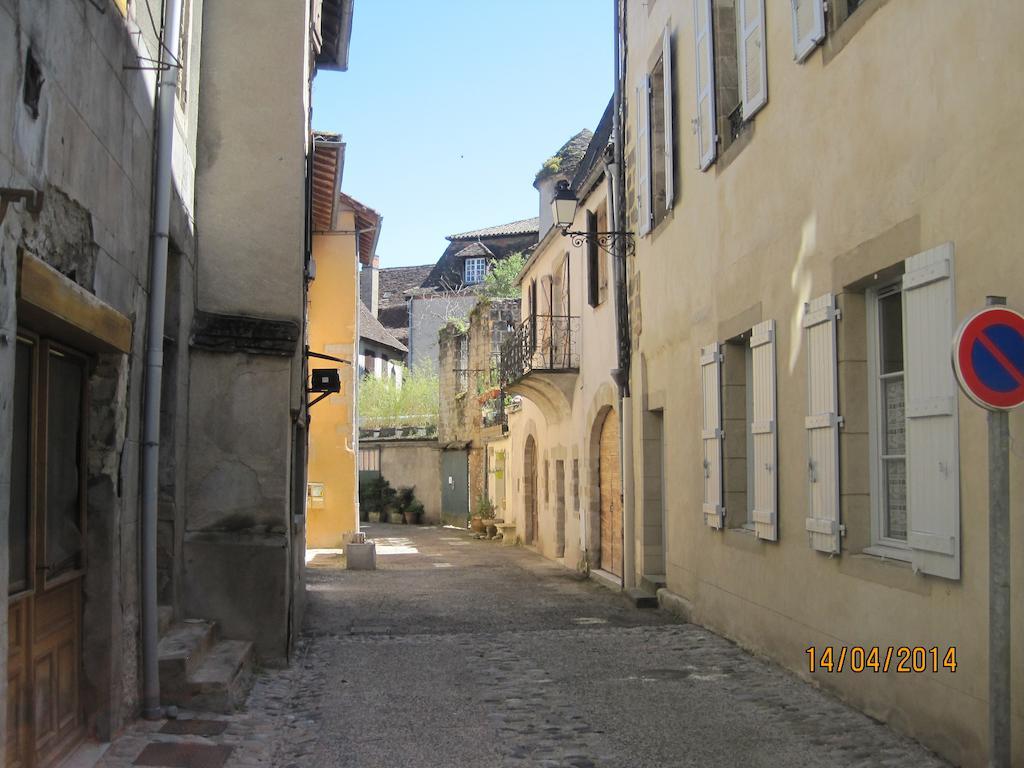 Hotel Le Commerce Neuville  Exterior photo
