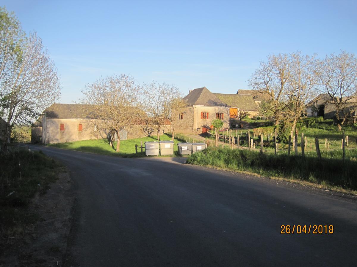 Hotel Le Commerce Neuville  Exterior photo